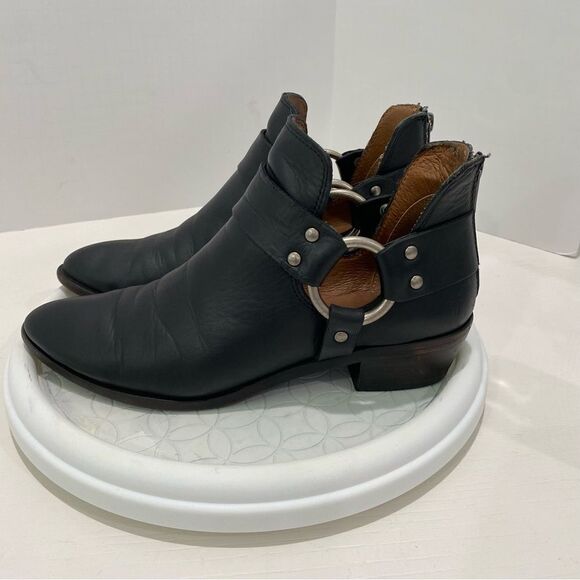 Frye Ray Harness Back Zip Black Size 7.5 Stacked Block Heel - Picture 13 of 17